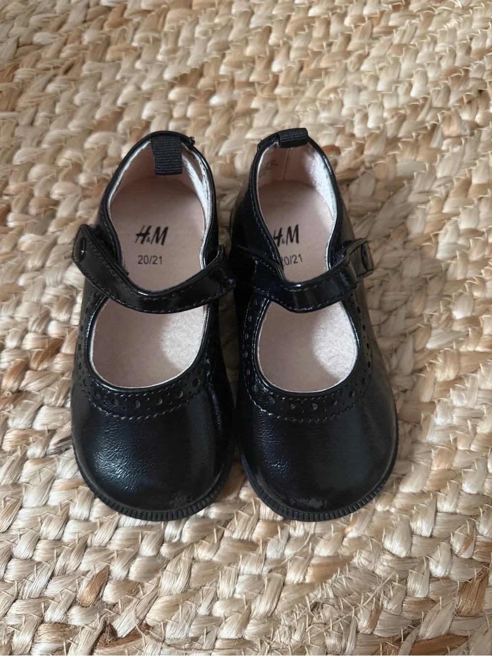 H&M Black Patent Mary Jane Kids' Dress Shoes